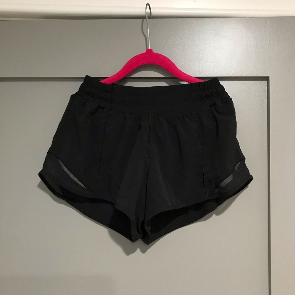 Lululemon HR 2.5” Hotty Hots Black Size 2